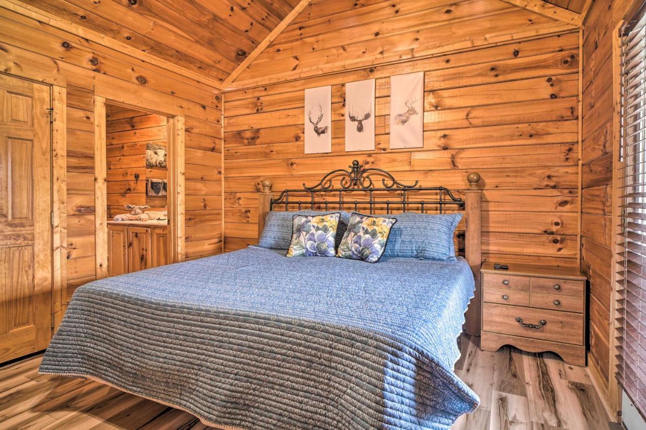 Mountain Pool Lodge Sevierville Cabin With Hot Tub 鸽子谷 外观 照片